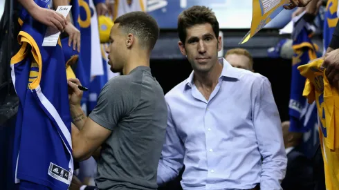 Bob Myers junto a Stephen Curry en Golden State Warriors.
