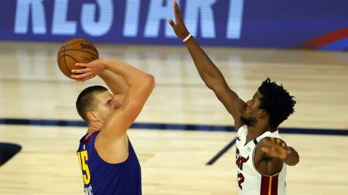 Nikola Jokic y Jimmy Butler
