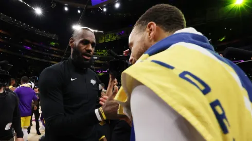 Stephen Curry  y LeBron James.
