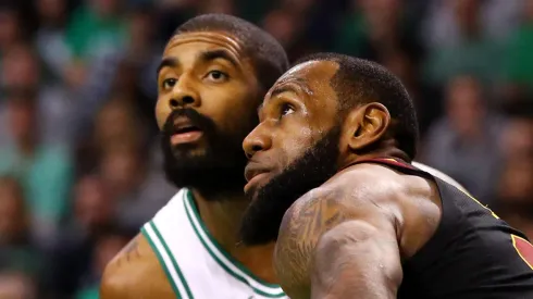 Kyrie Irving y LeBron James.
