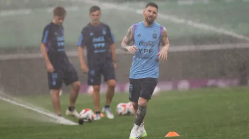 Lionel Messi entrena junto a Argentina de cara al amistoso ante Australia en China.
