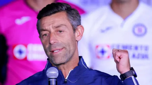 Caixinha se quedará en Cruz Azul al menos hasta fin de semestre.
