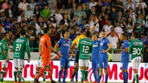 El peruano apenas estuvo 18 minutos en cancha el pasado sábado
