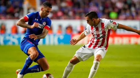 Cruz Azul enfrentando a Necaxa en Aguascalientes.
