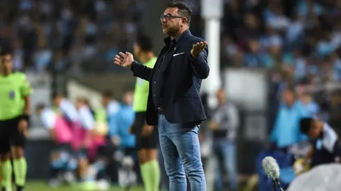 Antonio Mohamed en el partido frente a Racing Club.
