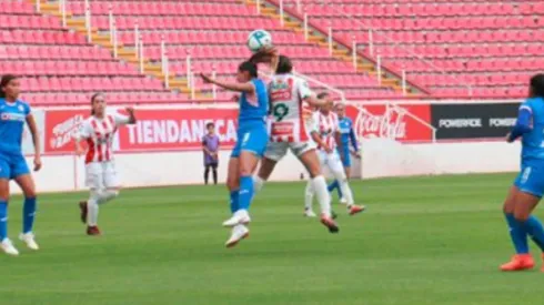 Cruz Azul enfrentando a Necaxa.
