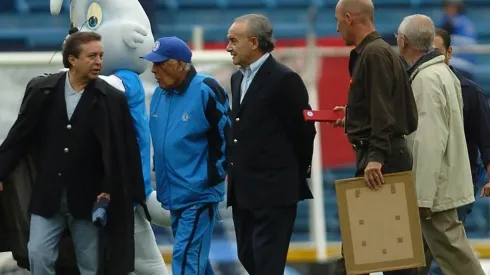 Billy en pie de guerra contra el "nuevo poder" de Garcés en Cruz Azul