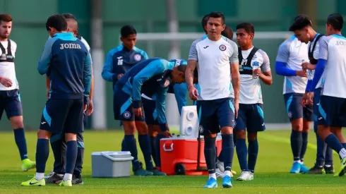 Cruz Azul buscaría más refuerzos pero prestados.
