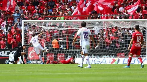 VIDEO: Santiago Giménez debuta en las redes de Cruz Azul con un golazo