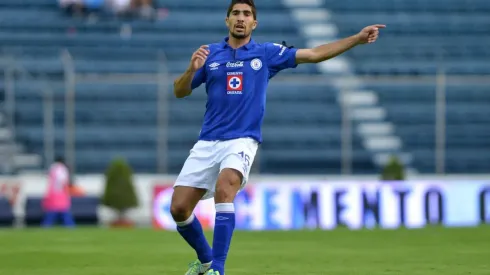 Pereira quiere llegar a Cruz Azul: "Si requieren un central, alzo la mano"