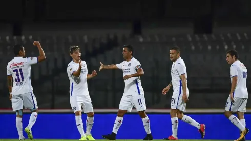 Cruz Azul golea a los Pumas en su debut en la Copa por México