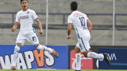 Josué Reyes en el partido ante Pumas
