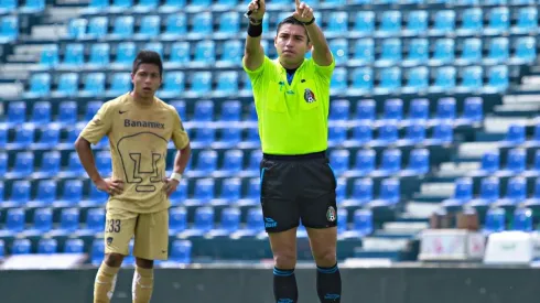 Víctor Cáceres arbitrará a Cruz Azul este fin de semana.
