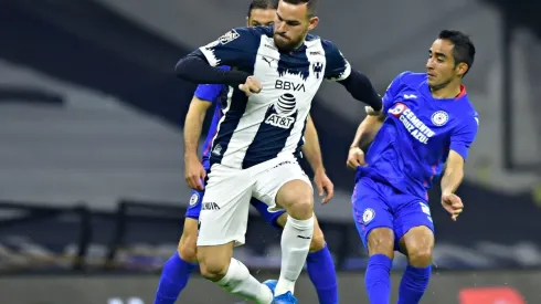 Cruz Azul y Rayados se enfrentan esta noche.
