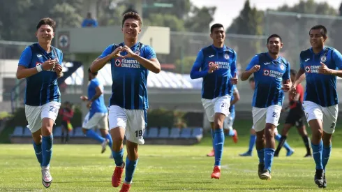 Rodrigo Huescas anotó el 2-1 a favor de Cruz Azul.
