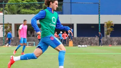 Santiago Giménez se lució en el entrenamiento de Cruz Azul.
