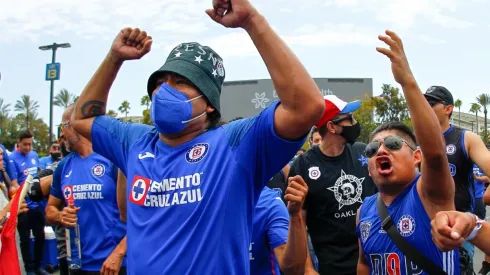 Afición de Cruz Azul quiere ganarle al América.
