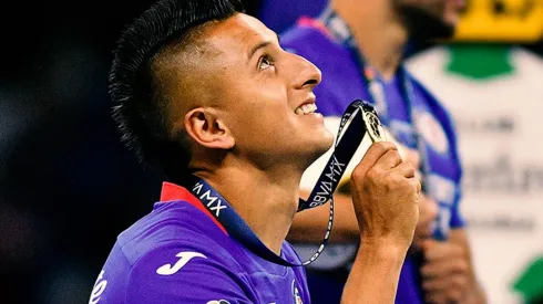 Roberto Alvarado se consagró como Campeón con Cruz Azul.
