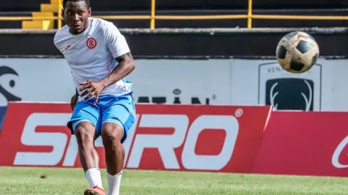 Bryan Angulo no se presentó a entrenar con Cruz Azul desde el domingo.
