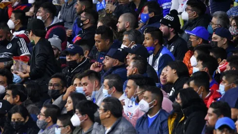 La afición Cementera en el Azteca.
