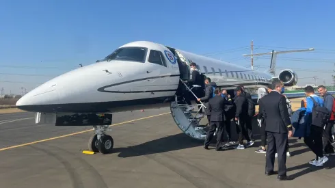 La Máquina tomando su charter rumbo a Canadá.
