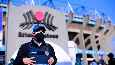 La seguridad en el Estadio Azteca aumentó para esta noche.
