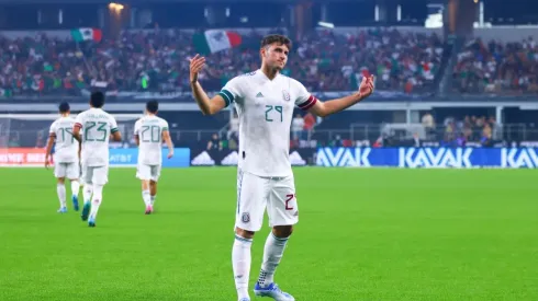 La celebración del jugador cementero con el Tri.
