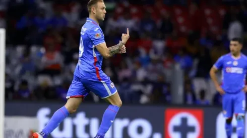 Carlos Rotondi en su debut con Cruz Azul
