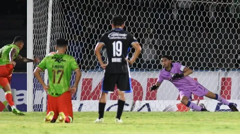 Corona no pudo parar el gol del empate.
