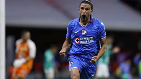 Nacho Rivero festeja su gol en contra del Léon
