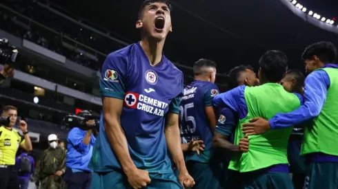 Cruz Azul lanzó una playera especial para el Mundial de Qatar 2022.
