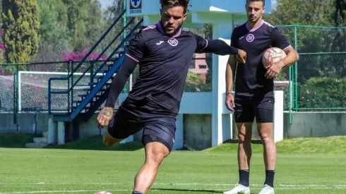 Christian Tabó no pudo jugar con Cruz Azul en el debut de la Copa Sky.
