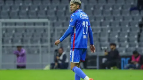 Carlos Vargas en un partido con Cruz Azul
