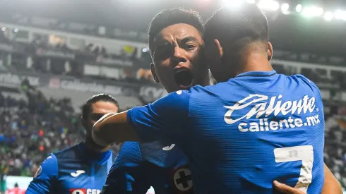 El primer equipo de Cruz Azul realiza su pretemporada en playa.
