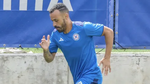 Moisés Vieira debutaría con Cruz Azul ante Atlas.
