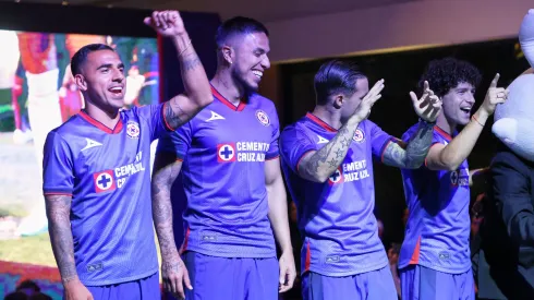 Cruz Azul estrenará uniforme en el Azteca.
