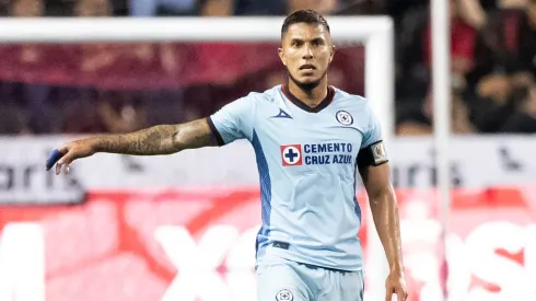 Carlos Salcedo, polémico jugador de Cruz Azul.
