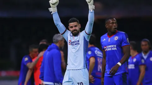 CIUDAD DE MEXICO, MEXICO – OCTUBRE 28: Andres Gudino, Portero del Cruz Azul en festejo al final de el juego de la jornada 14 del Torneo Apertura 2023 de la Liga BBVA MX en el Estadio Azteca el 28 de Octubre de 2023 en Ciudad de Mexico, Mexico. (Foto: Mauricio Salas/JAM MEDIA)
