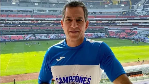 Javier Alarcón, aficionado de Cruz Azul.
