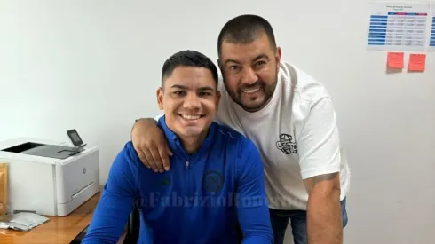 La primera imagen del Toro Fernández con la playera de Cruz Azul
