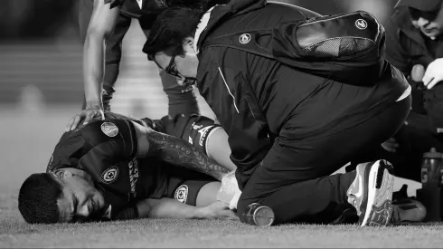 El delantero uruguayo estará fuera por tiempo indefinido después de sufrir una rotura de ligamentos en el duelo ante al Atlético San Luis.
