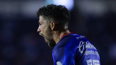 El futbolista uruguayo mantenía un perfil bajo en redes sociales hasta esta semana. Surgen varias interrogantes con uno de sus perfiles.
