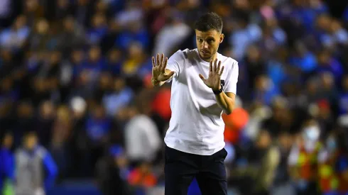 Lo reveló Tito Villa: ¿Cruz Azul cambia de sistema contra Pumas?
