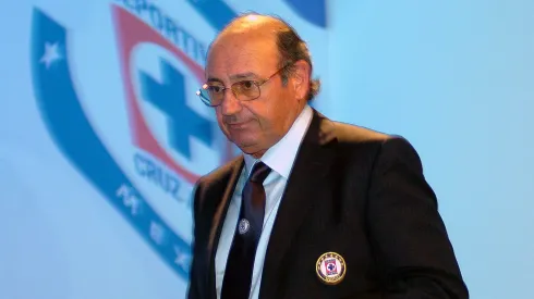 El entrenador peruano fue considerado como un innovador gracias a un sistema de juego atractivo que encandiló a la prensa y afición.<br />
Sergio Markarian, Director tecnico del equipo Cruz Azul (Foto: Osvaldo Aguilar/ JAM MEDIA)
