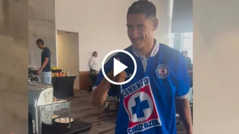 Uriel Antuna enloqueció a la afición de Cruz Azul con esta playera