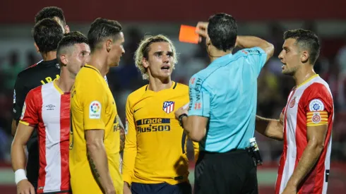 Griezmann fue expulsado tras fingir el penal.
