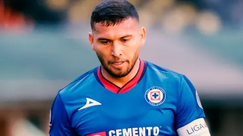 Juan Escobar sigue perteneciendo a Cruz Azul.
