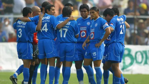 Canterano de Cruz Azul le tiró un diente a Salvador Cabañas con un codazo