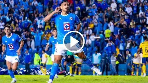 Giakoumakis enderezó el camino para Cruz Azul.
