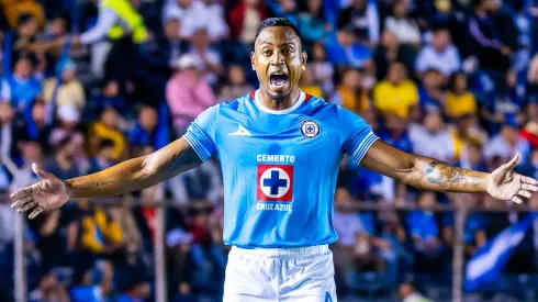 Willer Ditta 'apadrinó' a un juvenil de la cantera.

